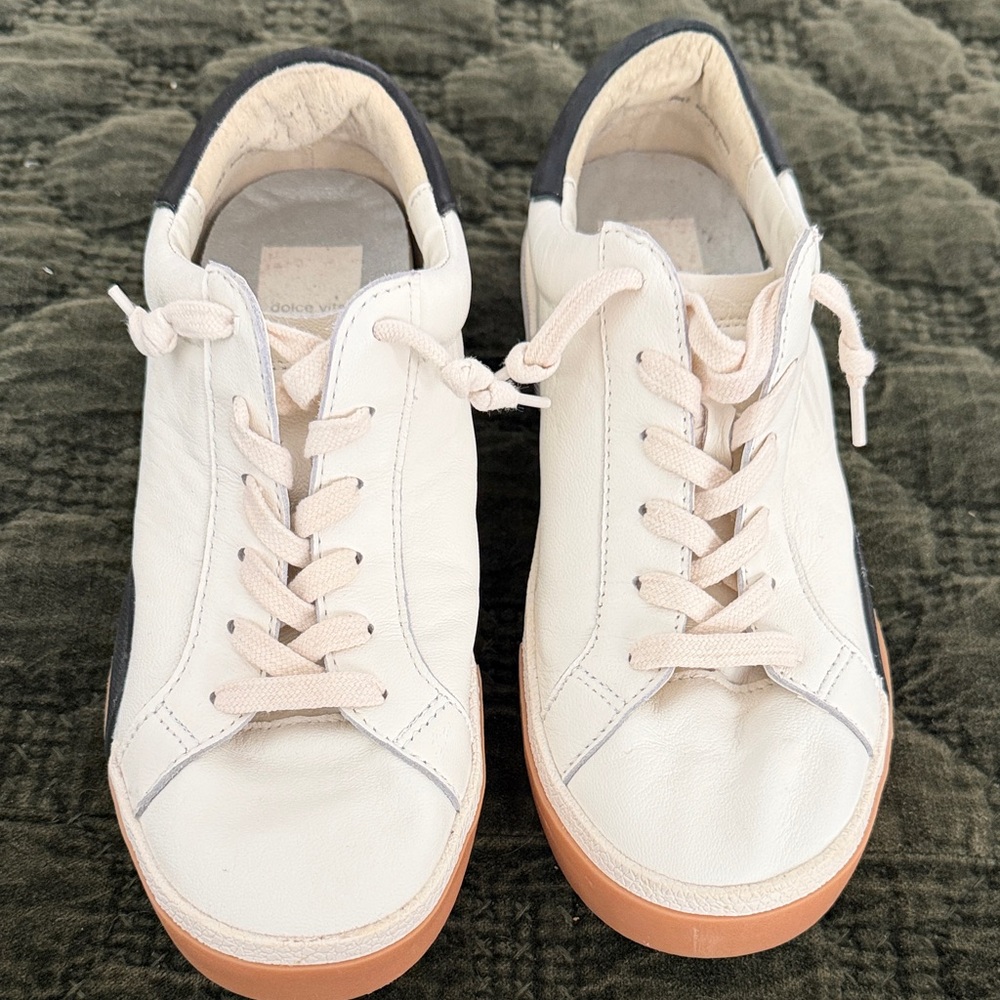 Dolce Vita off Whife and Black Sneakers